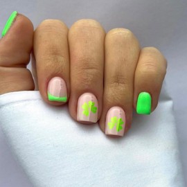 St Patricks Day Short Square French Tips Press on Nails with Heart Shamrock Design, Glossy Green Clover False Nails Gel Glue on Nails, Clover Manicure Art Fake Nails Stick on Nails for Women Girls