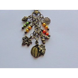 Handmade AUTUMN FALL HARVEST PUMPKIN MAPLE LEAF BEADS KEY CHAIN PURSE CLIP BAG CHARM FOB