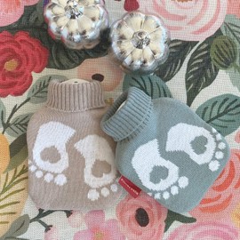 Hugo Frosch Mini Hot Water Bottle 0.2 L with Knitted Cover Pastel Green Feet