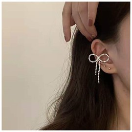 Inilbran Boho Crystal Bow Ear Clip Earrings Vintage Silver CZ Cartilage Clip Earrings Rhinestone Bow Clip Cuff Earrings Minimalist Bow Wrap Hoop Earrings No Piercing Earrings (Right)