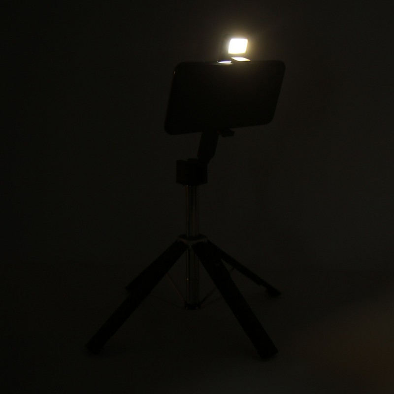 Selfie Stick 360 Degrees Rotated LED Fill Light 3 Levels