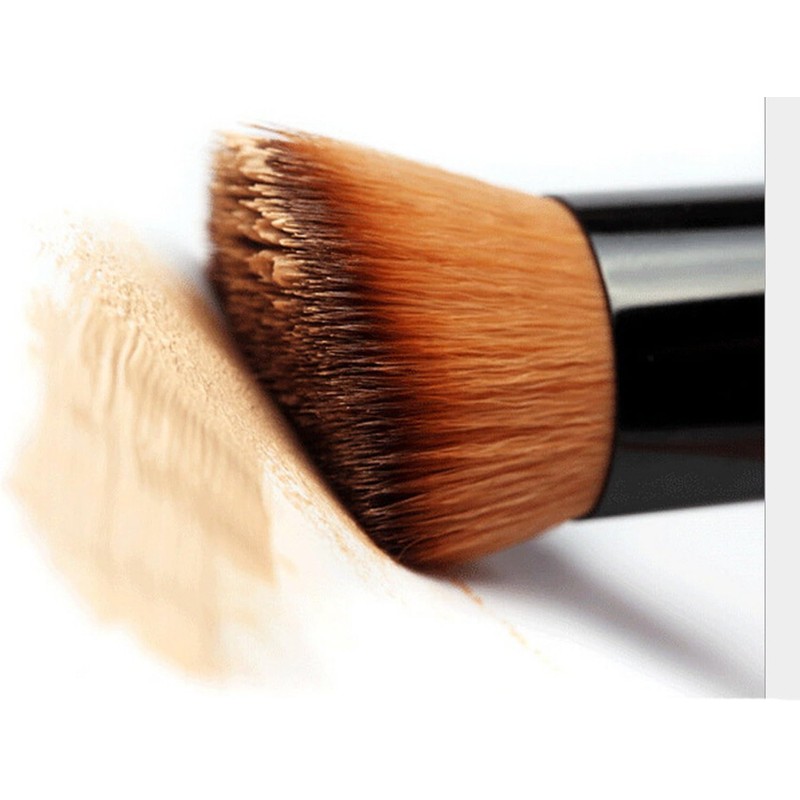 Cosmetic Brush Set with Wood Handles for Smooth Application