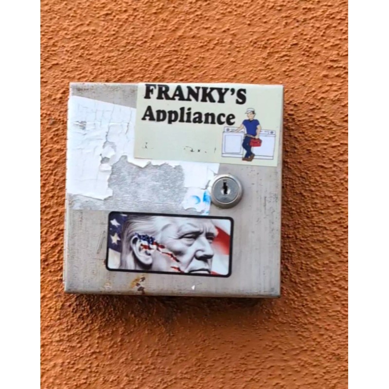 Trump stickers/decal Durable weatherproof Never Surrender Fight Assination