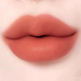 MAVENI Lip Liner No Dropping Multi 4 in 1 Lip Pencil with Sharpener on Cap as Lip Base, Shading and Blush (101 Milk Tea Brown)
