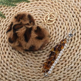 Leopard Heart Accessories Y2k Pearl Keychain for Purse Handbag Leopard Print Keychains for Women Girls Vintage Fuzzy Heart Keychain for Keys Purse Charms for Wallet Handbags Bead Chain Keychain 2 Pcs