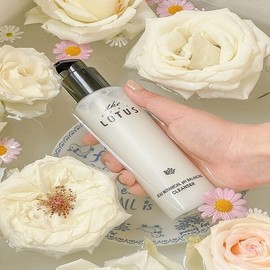 The Pure Lotus Jeju Botanical pH Balancing Cleanser 200ml / 더퓨어로터스제주보태니컬pH 밸런싱클렌저200ml