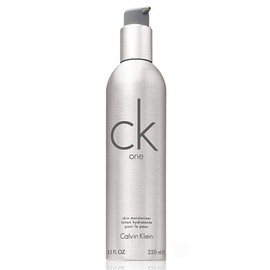 A refreshing men's all-in-one with a fruity floral scent, 250ml