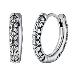 Yumilok Men Women Stainless Steel Daisy Earrings Creative Creole with Carved Daisy Vintage Flowers Silver Hoops Diameter 1.4cm Novelty Jewellery for Fashionable Youth