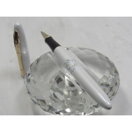 Picasso GORGEOUS HIGH QUALITY PICASSO WHITE WITH FLYING DOVE ROLLER BALL PEN
