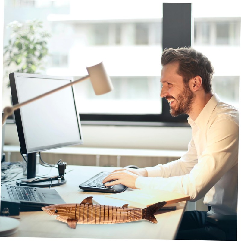 HOMSFOU Wooden Shark Statue en Wiggle Animal Toy