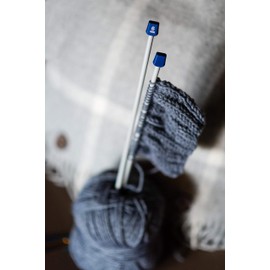 Korbond DK Grey Yarn - 5 x 100g Acrylic Wool - Lightweight, Hypoallergenic & Durable Double Knit Crochet Yarn Knitting Wool (1450m Total)