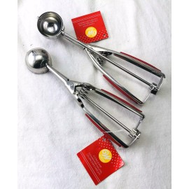 Manno Italiano WILTON Stainless Steel Silver Cookie Scoop (1.5 Inch scoop/4 tsp) Model 417-5165