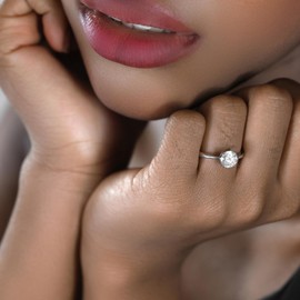 URTHEONE Round 1 CT Solitaire Moissanite 4 Prong Rings for Women 925 Sterling Silver 18K White Gold Plated Rings D Color VVS1 Clarity Size 6-9.5 for Anniversary Wedding Band Ring Birthdays Engagement