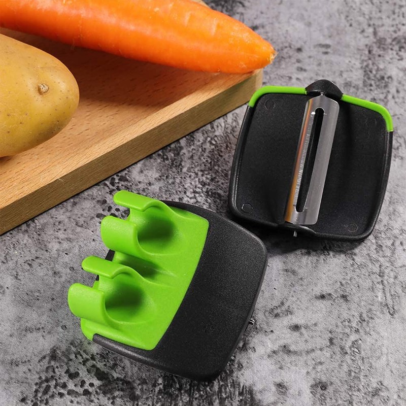 Pack of 4 Kitchen Vegetable Peelers, Palm Peeler, Universal Peeler,