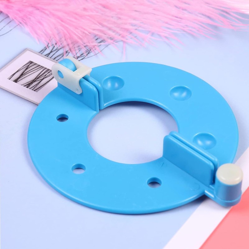 8 Pieces PomPom Maker, Plastic Pompom Maker Set, DIY Fluff