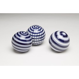 Zeckos AA Importing 59876 Blue and White Porcelain Balls - Set of 3