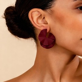 Women's burgundy vintage geometric earrings - large layered fan-shaped studs, matte metal vintage ethnic style jewelry, suitable for parties, dates, daily commutes and vacations.