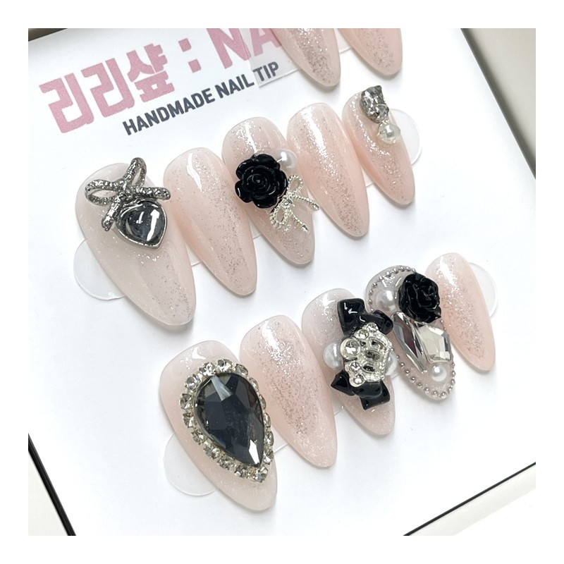 Gorgeous chic black rose handmade nail tips - Coffin /