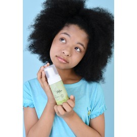 LAV Moisturising Face Care Bundle, Face Cream, Foaming Cleanser, Lip Butter with Headband and Bag (white, blue, green)