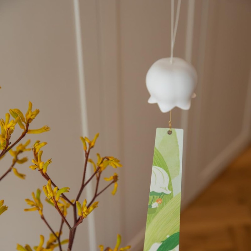 Dopamine Arts "Suzu Orchid" Wind Chime, Cream Skin, Small Cute