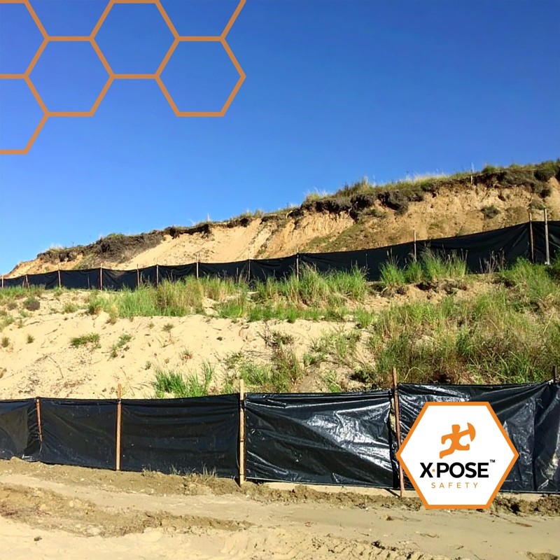 Xpose Safety Silt Fence 3' x 100' with 11 Stakes