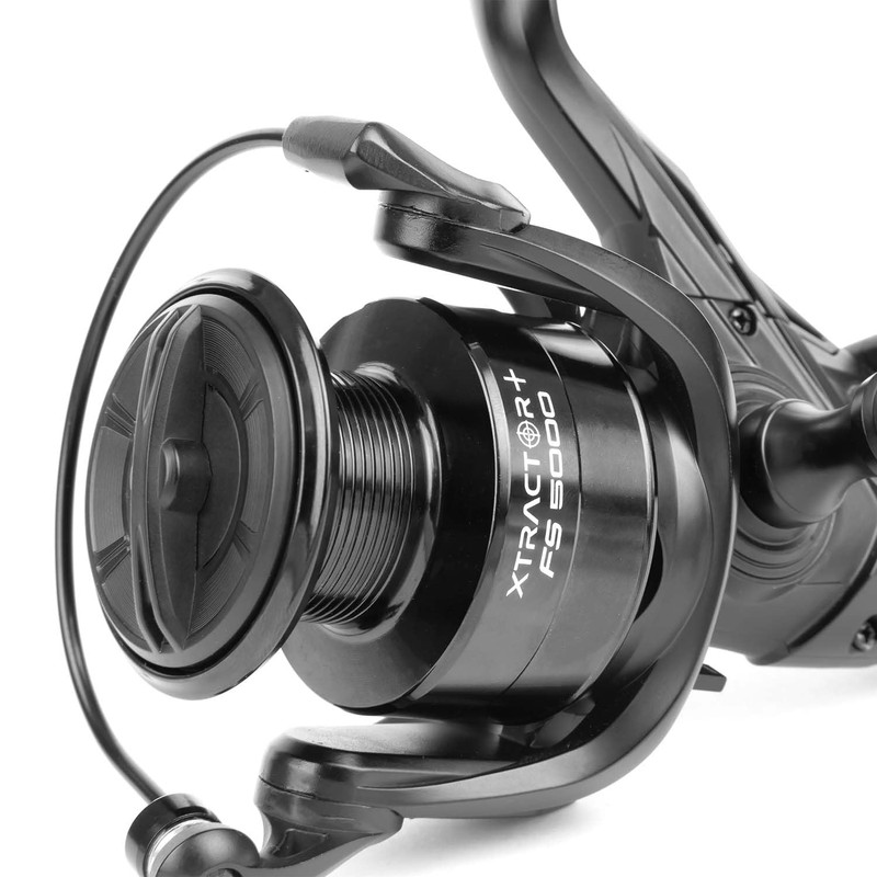 Sonik Xtractor+ FS 5000 Free Spool Reel Including Spare Graphite