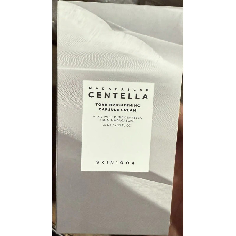 Skin1004 Madagascar Centella Tone Brightening Capsule Cream Momento Aplicación Día