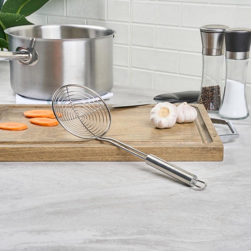 Restaurantware Stainless Steel Spider Skimmer - German Standard Wire Skimmer
