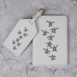 Azeeda 'Baby Sea Turtles' Passport Cover & Luggage Tag Travel Set (PA00007708)
