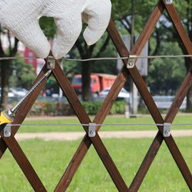 Pvczool Wire Fence Clips, 200 Pieces Fence Wire Clamps Aluminum for 12-16 Gauge Welded Wire to Wood, Metal or Vinyl Fence Easy Install