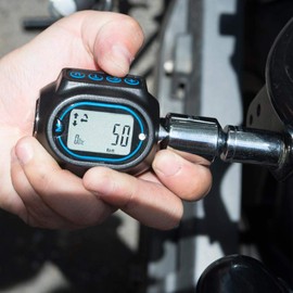 KiWAV performance tool Digital Torque Adapter (1/2'' Drive & includes adapters for 3/8'' and 1/4'') 3-200Nm (2.2-147.5 ft-lb) 1/2" 3/8" 1/4" Drive Socket with Buzzer Alarm Audible Alert