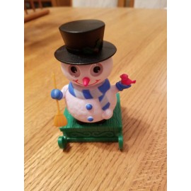 Momentum Brands SOLAR DANCING HOLIDAY SNOWMAN: SOLAR POWERED; NO BATTERIES NEEDED.