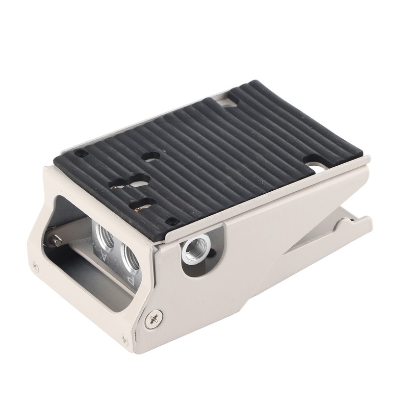 Pneumatic Pedal Valve Two Position Three Way Threaded Non Slip