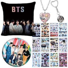 ZPPLD Kpop BTS Merchandise Gift Set, BTS Gift Set for Army, 1 BTS Pillow Case, 1 Necklace, 1 Keyring, Sticker, 12 Sheets, 1 Brooch, 40 x 40 cm, 40 x 40 cm, Leaf, Leaf