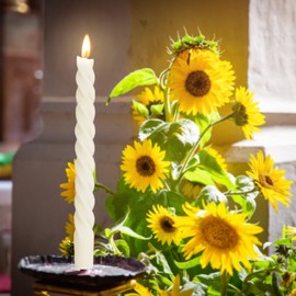 Beeswax Taper Candles,Spiral Taper Candle White Unscented Twisted Candlesticks 10 Inch Smokeless Candle Stick for Wedding Dinner Decor Creative Gift 4PCS