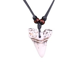 Ailiessy Shark Teeth Choker Necklace Coconut Bead Turtle Necklace Hand Carved Shark Teeth Pendant Necklace for Women Men Summer Boho Beach Jewelry（shark）