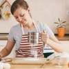 Flour and icing sugar sieve with handle, one-handed flour sieve,