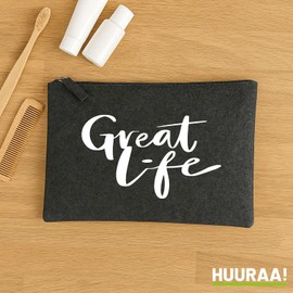 Huuraa Kulturbeutel Great Life Schriftzug Geschenk 1 Liter Charcoal Filz Great Life Geschenkidee