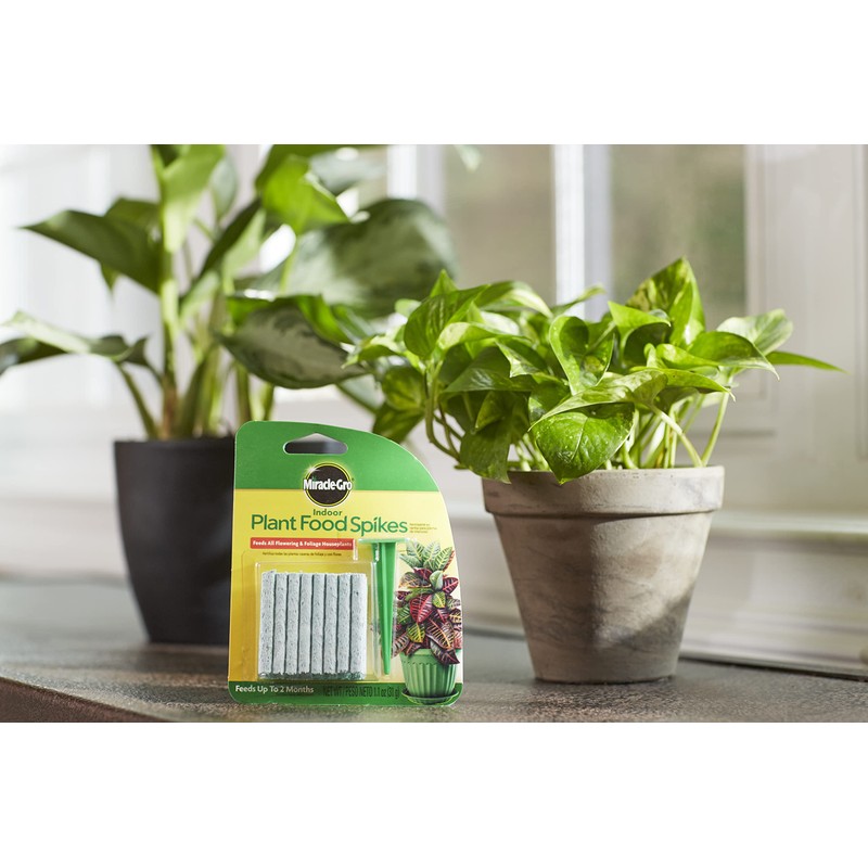 Miracle-Gro Indoor Plant Food Spikes, Plant Fertilizer, 1.1 oz., 24