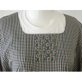 ☆ Department Store Sale Brand Apron [Atsuko Matano] (matano atuko) Chest with Floral Embroidery and Cute Gingham Check Pattern 割烹 Wearing (kappou Wear Smocked) 28662 