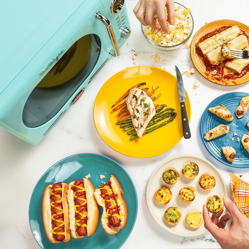 Nostalgia Retro Compact Countertop Microwave Oven, 0.7 Cu. Ft. 700-Watts