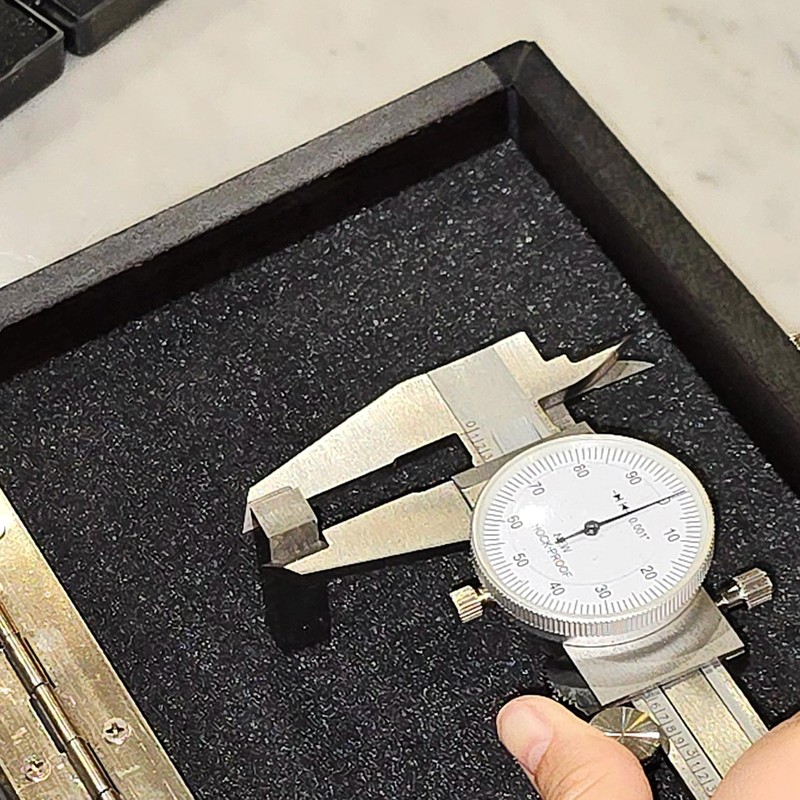 HFS(R) 0-6" Stainless Steel 4 Way Imperial Dial Caliper .001"
