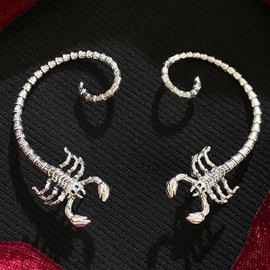Luolinice Vintage Scorpion Ear Cuffs Earrings Gothic Scorpion Statement Cuff Earrings Chunky Ear Cuff Silver Jewelry Gift for Women