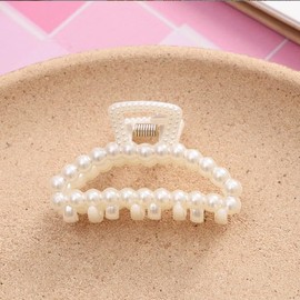 1Pc White Large Hair Clip for Thick Hair, Girls Claw,Big Hair Clips Hair Claws for Thin, Hair Claws Clips For Hair,Faux Pearl Claw Clips,Neutral Hair Clips Large Jaw Clip