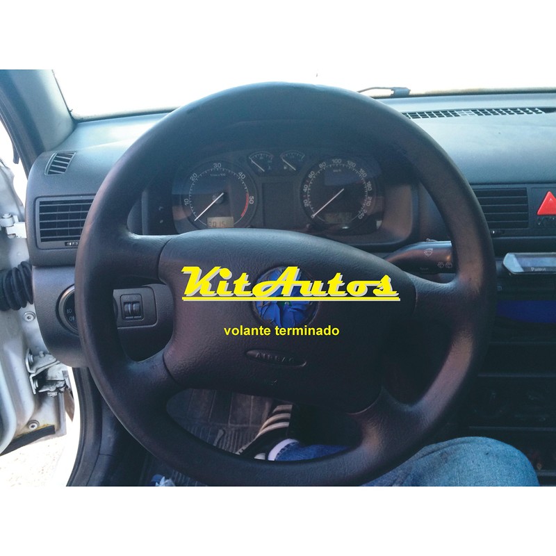 KITAUTOS Restoration kit for leather and plastic steering wheels.