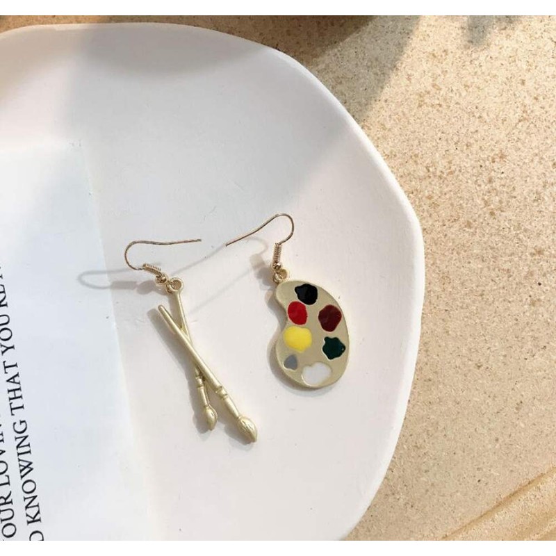 Hand made cute palette brush asymmetric earrings