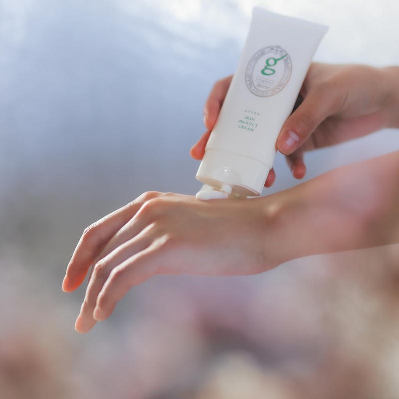 Itoguchi Midori Mayu Skin Protect Cream, 2.1 oz (60 g),