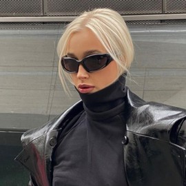 Wrap Around Sunglasses for Men Women Stylish Fashion Sun Glasses Outdoor Sport Sunglasses UV400 Shades (Black)