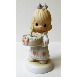 Precious Moments Figurine - Happy Birthday Dear Jesus #272523 by Precious Moments