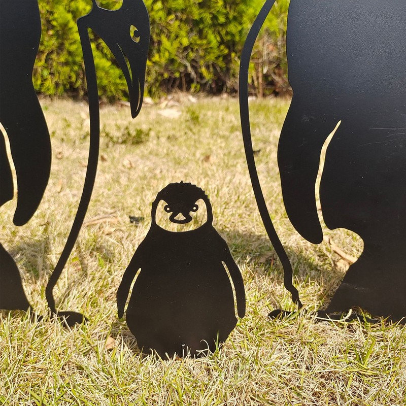 Penguin Family Stake Statue Simulation Vivid Hollow Iron Animal Stake
